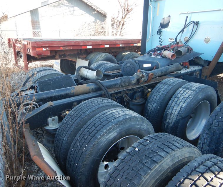 image for item DH6256 2006 International 9400i semi truck