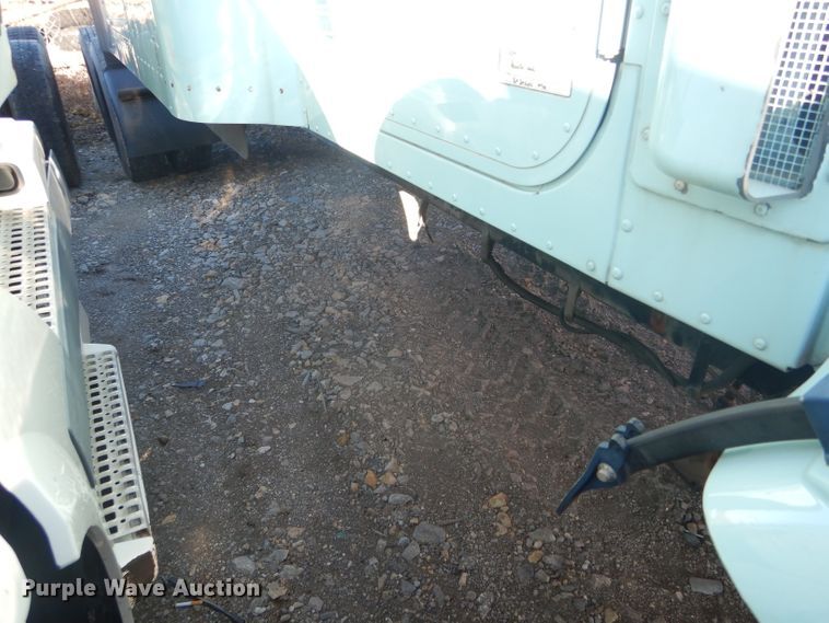 image for item DH6256 2006 International 9400i semi truck