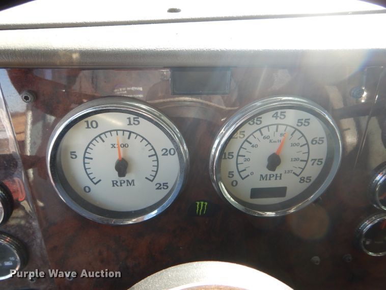 image for item DH6256 2006 International 9400i semi truck