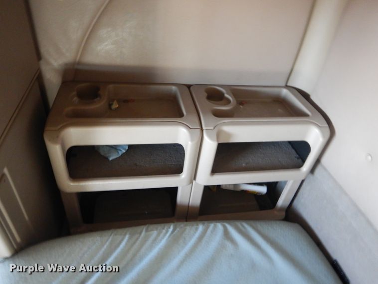 image for item DH6256 2006 International 9400i semi truck