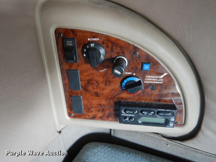 image for item DH6256 2006 International 9400i semi truck