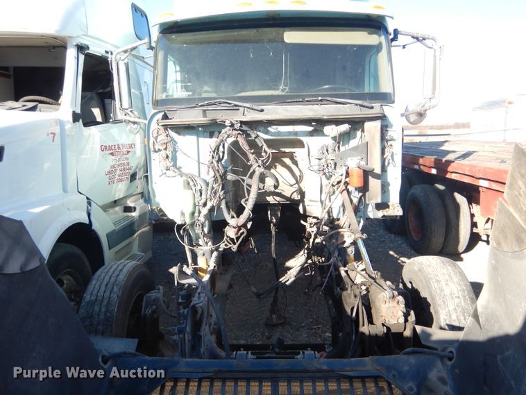 image for item DH6256 2006 International 9400i semi truck