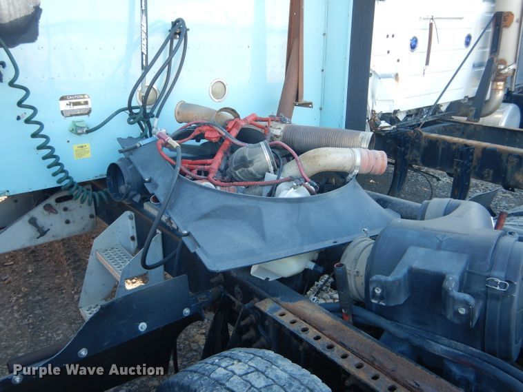 image for item DH6256 2006 International 9400i semi truck