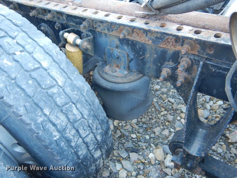 image for item DH6256 2006 International 9400i semi truck