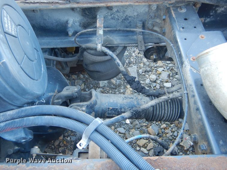 image for item DH6256 2006 International 9400i semi truck