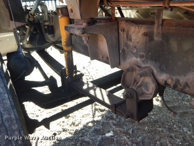 image for item DH6256 2006 International 9400i semi truck