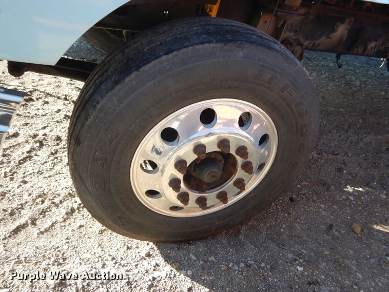 image for item DH6256 2006 International 9400i semi truck