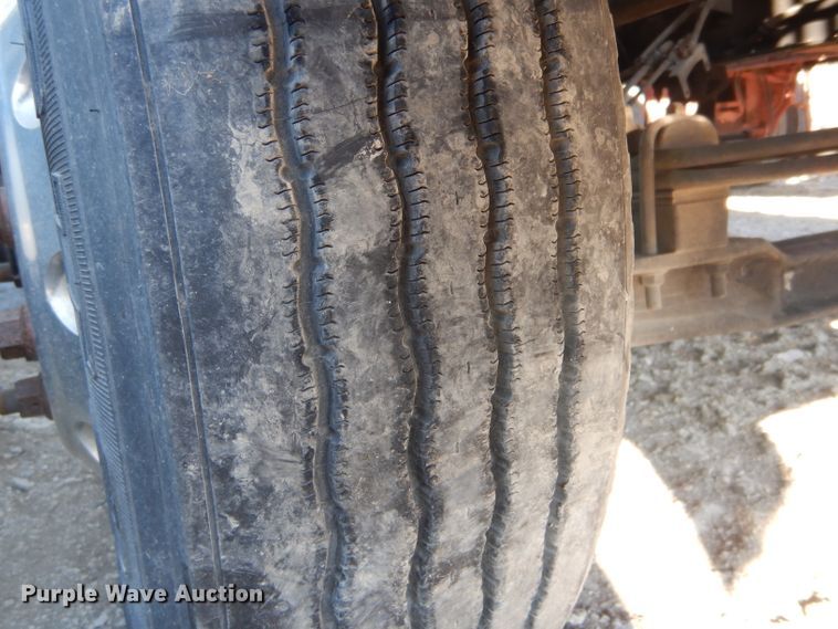 image for item DH6256 2006 International 9400i semi truck