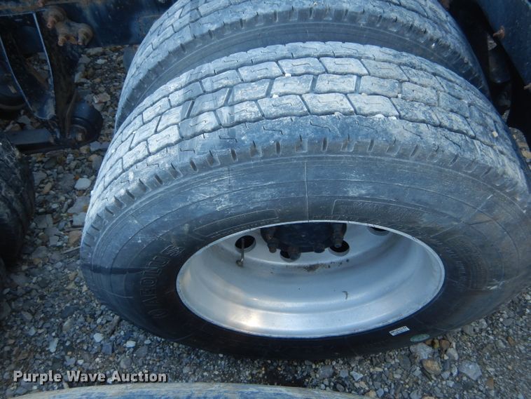 image for item DH6256 2006 International 9400i semi truck