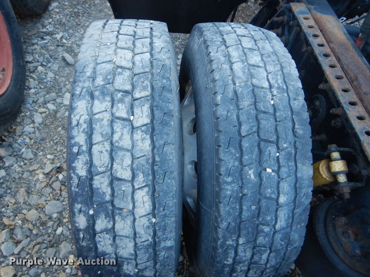 image for item DH6256 2006 International 9400i semi truck