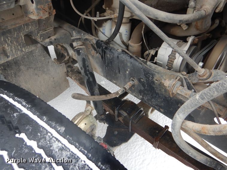 image for item DH6331 1985 International F2275 flat bed truck