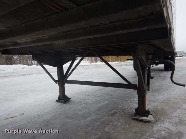 image for item DH6334 2001 Stoughton AVW-535T-S-C-AR dry van trailer