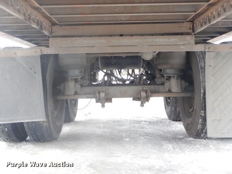 image for item DH6334 2001 Stoughton AVW-535T-S-C-AR dry van trailer