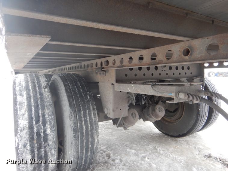 image for item DH6334 2001 Stoughton AVW-535T-S-C-AR dry van trailer