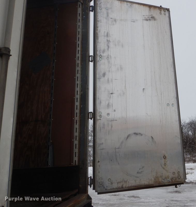 image for item DH6334 2001 Stoughton AVW-535T-S-C-AR dry van trailer