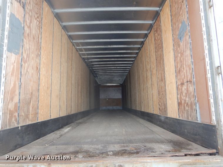 image for item DH6334 2001 Stoughton AVW-535T-S-C-AR dry van trailer