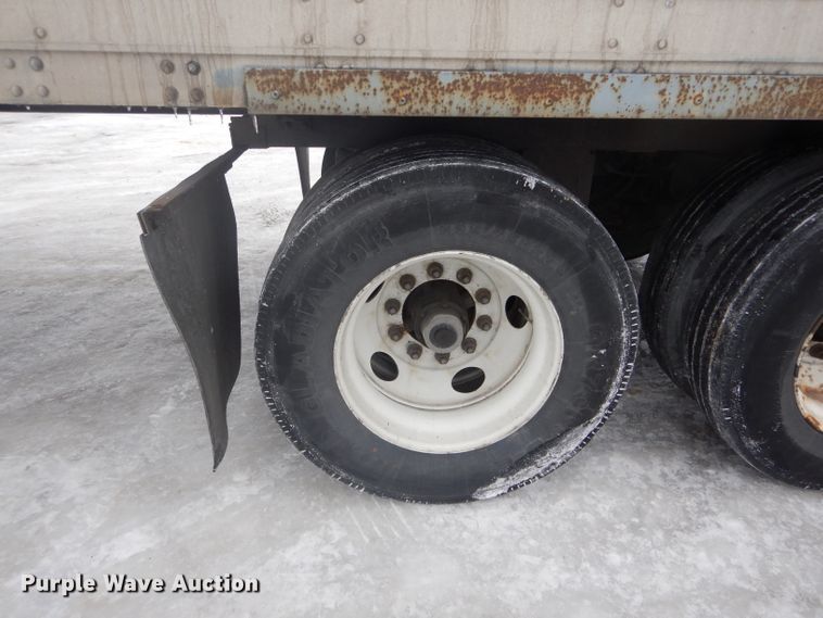 image for item DH6334 2001 Stoughton AVW-535T-S-C-AR dry van trailer