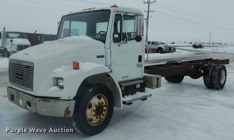 image for item DH6335 1998 Freightliner FL70 truck cab and chassis