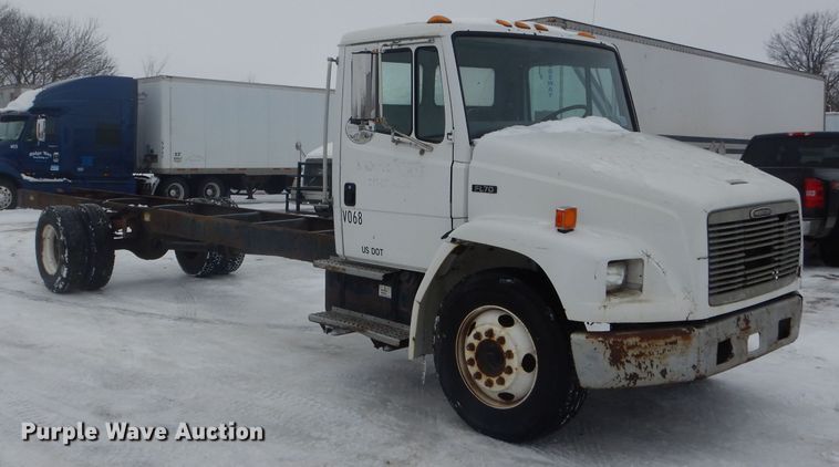 image for item DH6335 1998 Freightliner FL70 truck cab and chassis