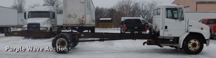 image for item DH6335 1998 Freightliner FL70 truck cab and chassis