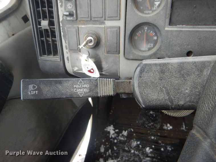 image for item DH6335 1998 Freightliner FL70 truck cab and chassis