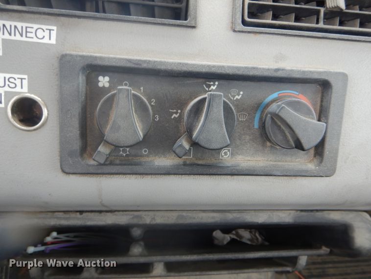 image for item DH6335 1998 Freightliner FL70 truck cab and chassis