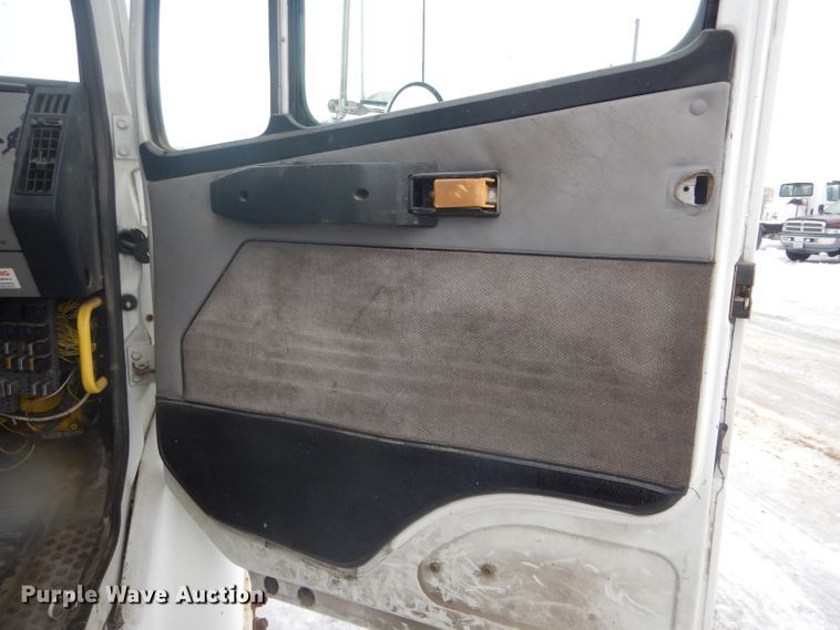 image for item DH6335 1998 Freightliner FL70 truck cab and chassis