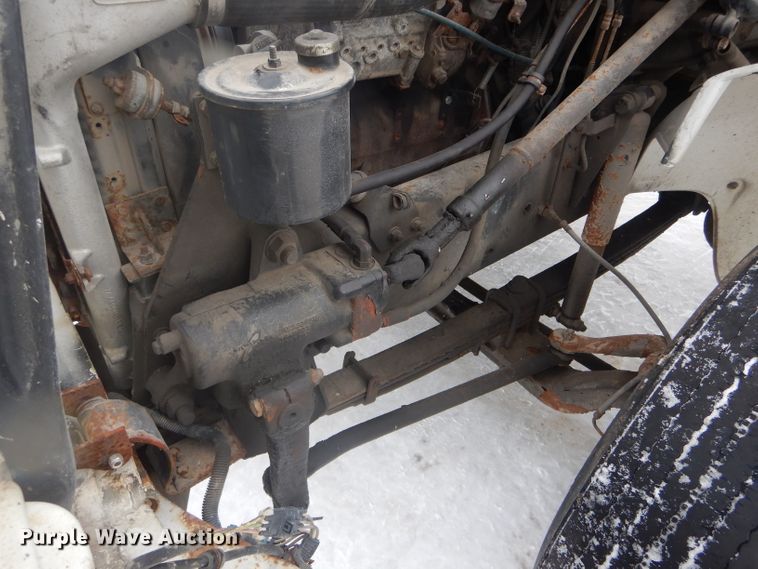 image for item DH6335 1998 Freightliner FL70 truck cab and chassis