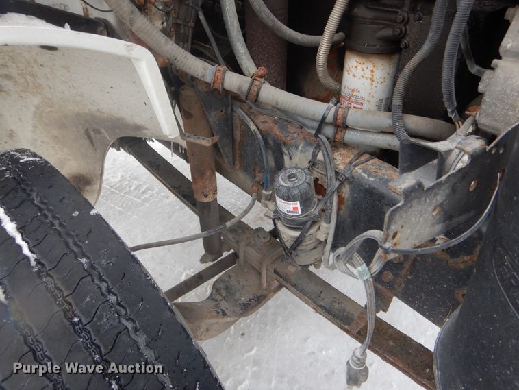 image for item DH6335 1998 Freightliner FL70 truck cab and chassis