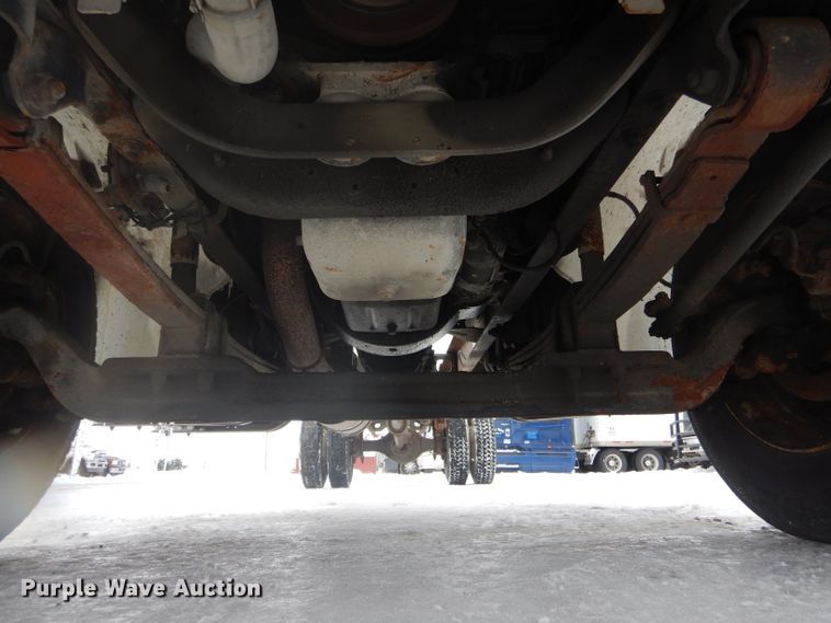 image for item DH6335 1998 Freightliner FL70 truck cab and chassis