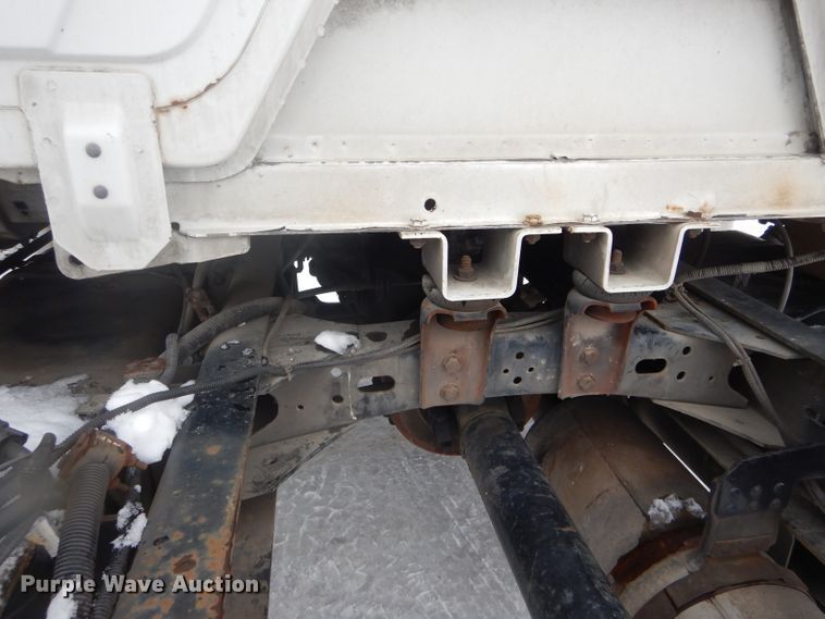 image for item DH6335 1998 Freightliner FL70 truck cab and chassis