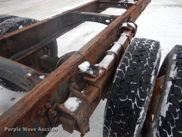 image for item DH6335 1998 Freightliner FL70 truck cab and chassis