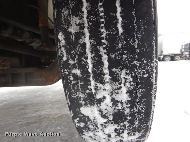 image for item DH6335 1998 Freightliner FL70 truck cab and chassis