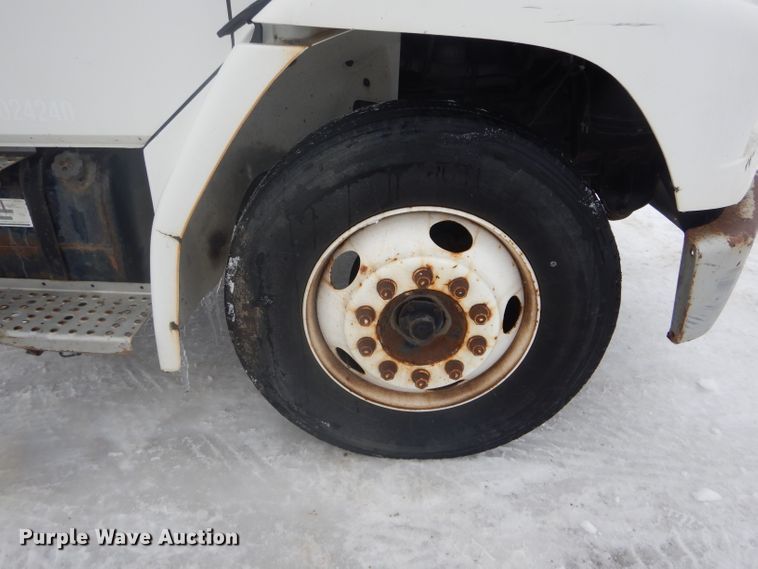 image for item DH6335 1998 Freightliner FL70 truck cab and chassis