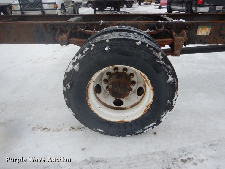 image for item DH6335 1998 Freightliner FL70 truck cab and chassis