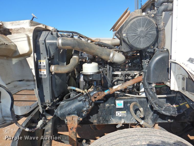 image for item DI0023 2005 Peterbilt 335 dump truck