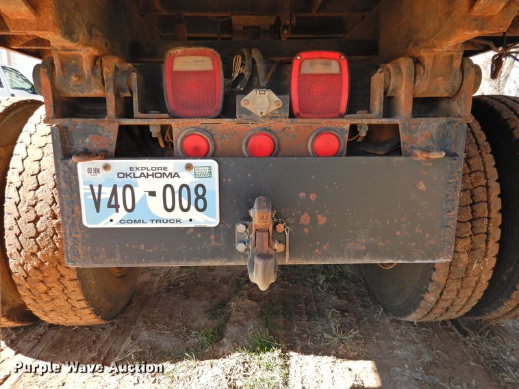 image for item DI0023 2005 Peterbilt 335 dump truck