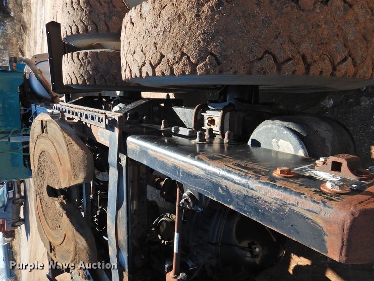 image for item DI0025 2007 Peterbilt 340 semi truck