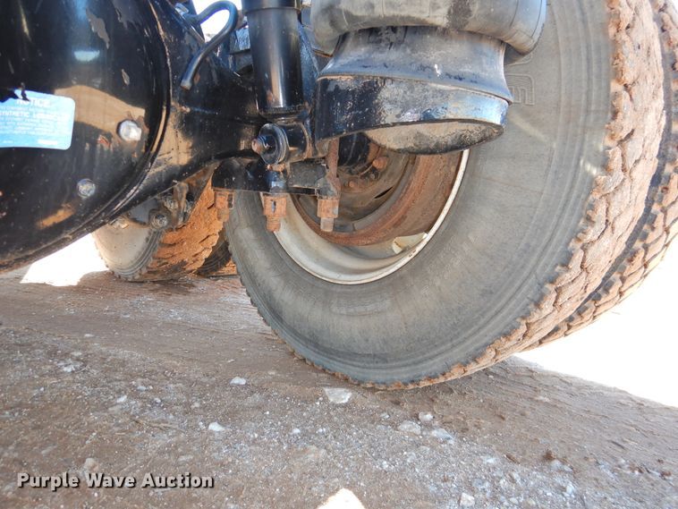 image for item DI0025 2007 Peterbilt 340 semi truck