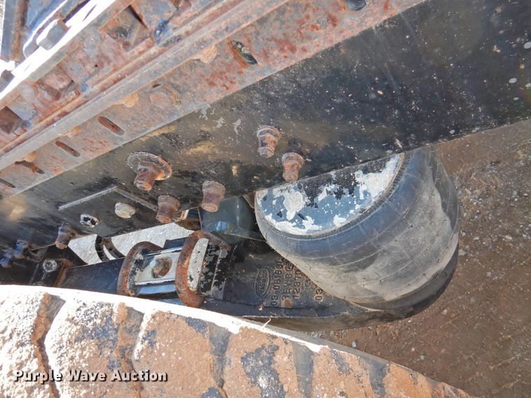 image for item DI0025 2007 Peterbilt 340 semi truck