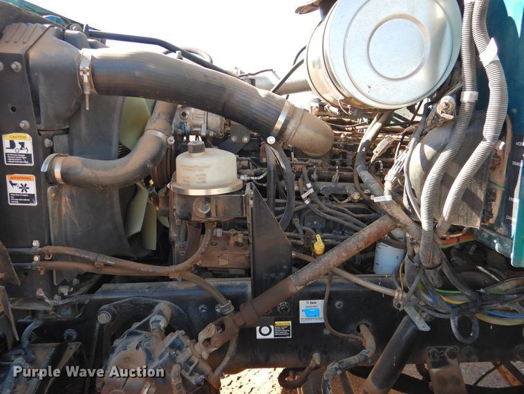 image for item DI0025 2007 Peterbilt 340 semi truck