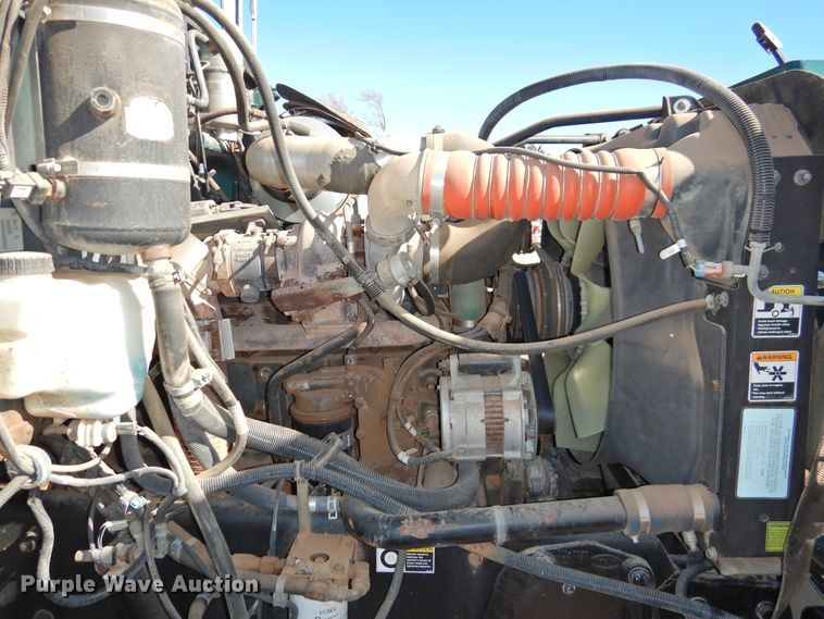 image for item DI0025 2007 Peterbilt 340 semi truck