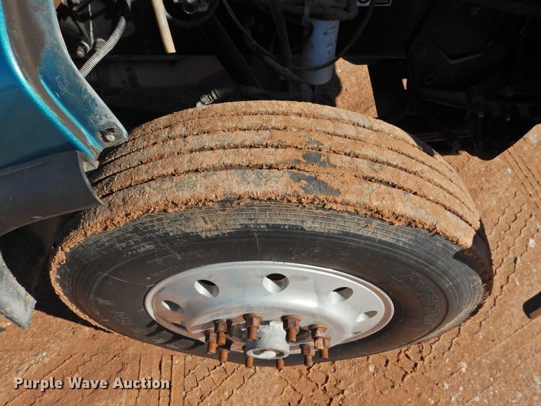 image for item DI0025 2007 Peterbilt 340 semi truck