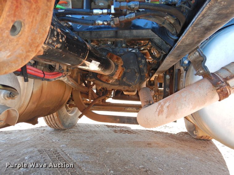 image for item DI0025 2007 Peterbilt 340 semi truck