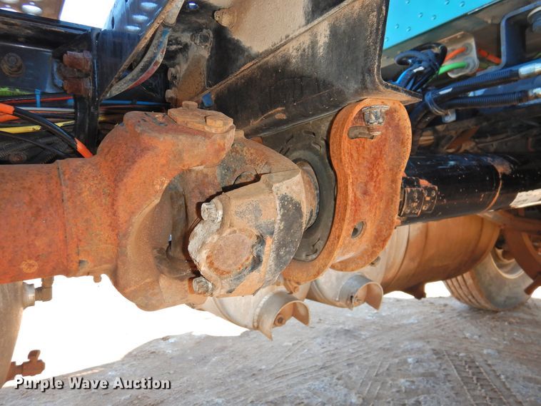 image for item DI0025 2007 Peterbilt 340 semi truck