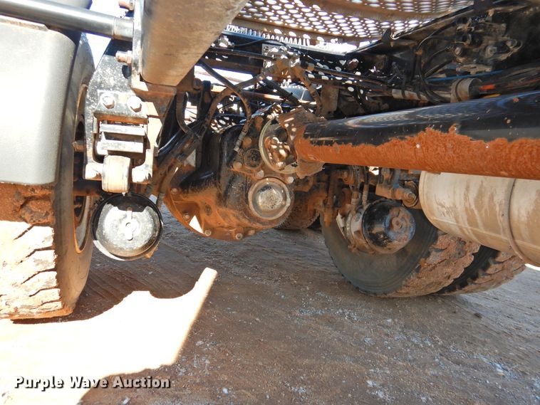 image for item DI0025 2007 Peterbilt 340 semi truck