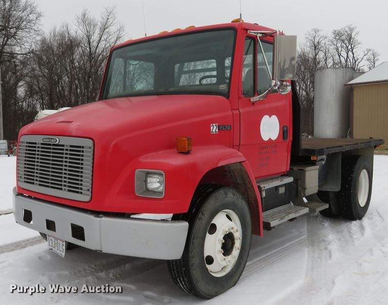 image for item DI2025 2003 Freightliner FL70 flatbed truck
