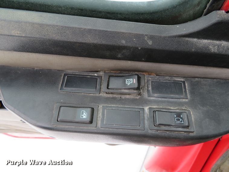 image for item DI2025 2003 Freightliner FL70 flatbed truck