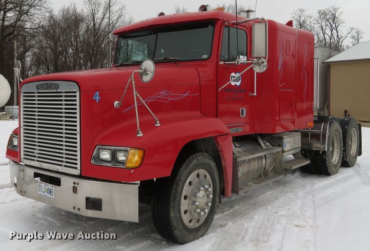 image for item DI2026 1994 Freightliner FLD semi truck