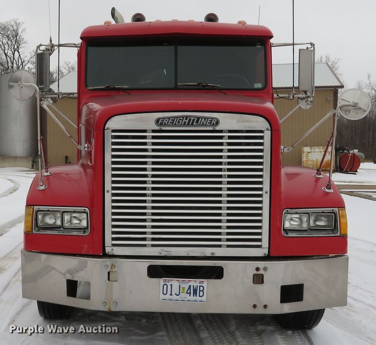 image for item DI2026 1994 Freightliner FLD semi truck